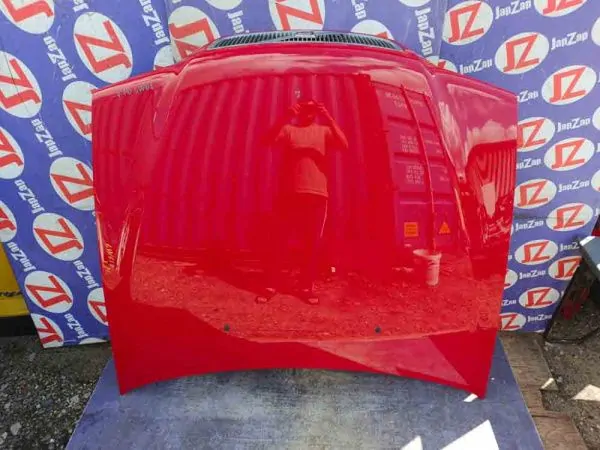 Капот Volvo V70 LW56