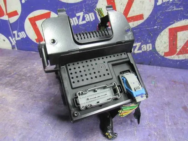 Блок предохранителей, реле Volvo S60 RS