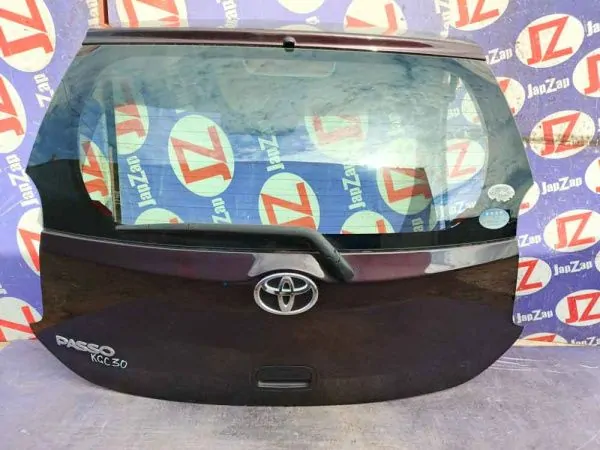 Дверь багажника Toyota Passo KGC30