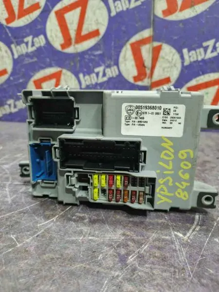 Блок предохранителей, реле Lancia Ypsilon 84609