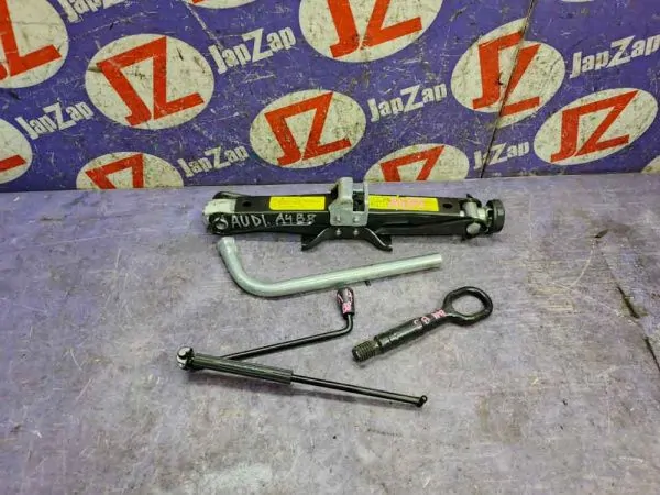 Домкрат для легкового автомобиля