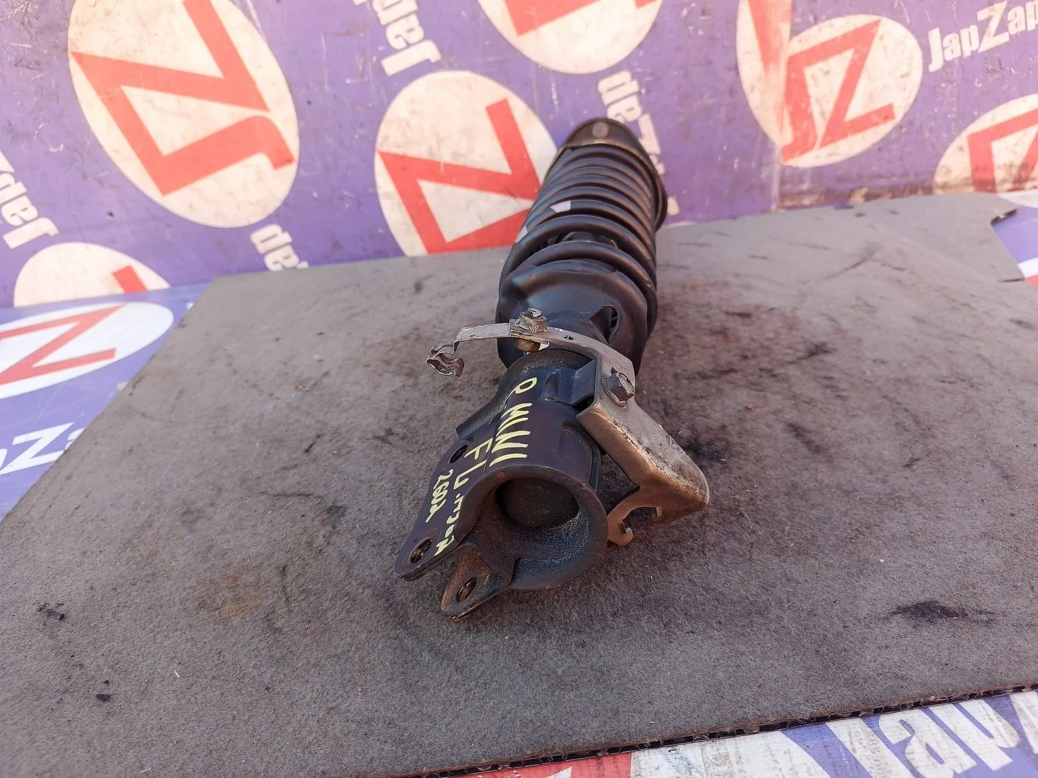 Стойка подвески Mitsubishi Pajero Mini H58A