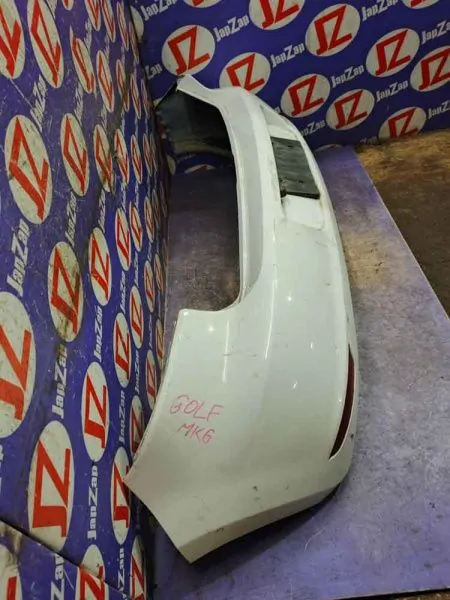 Бампер задний Volkswagen Golf 5K1