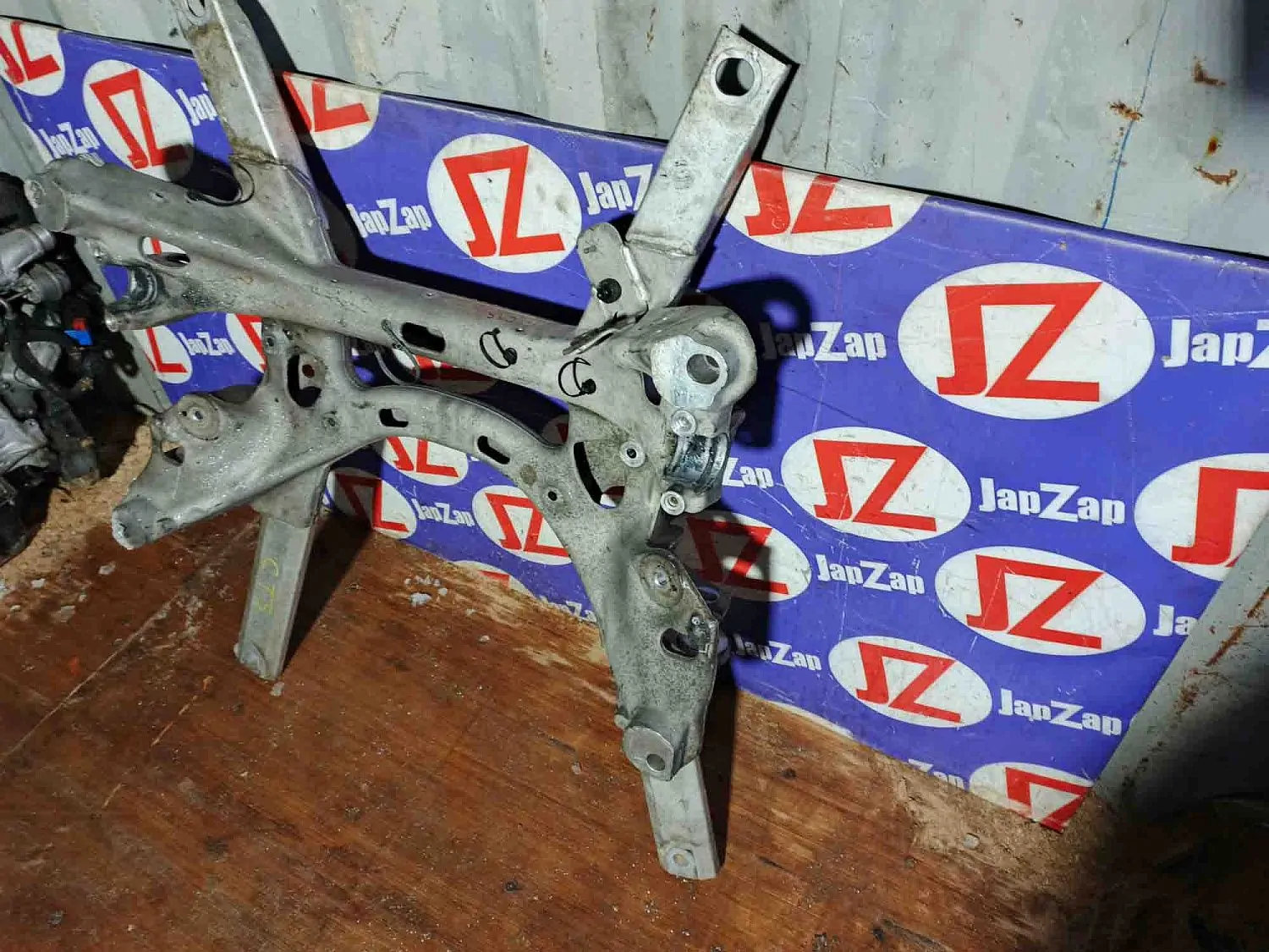 Балка поперечная Cadillac CTS