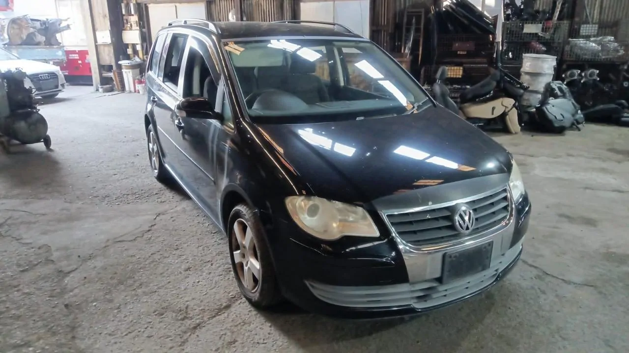 Двигатель в сборе Volkswagen Touran 1T2 CAV Двигатель в сборе Volkswagen Touran 1T2 CAV