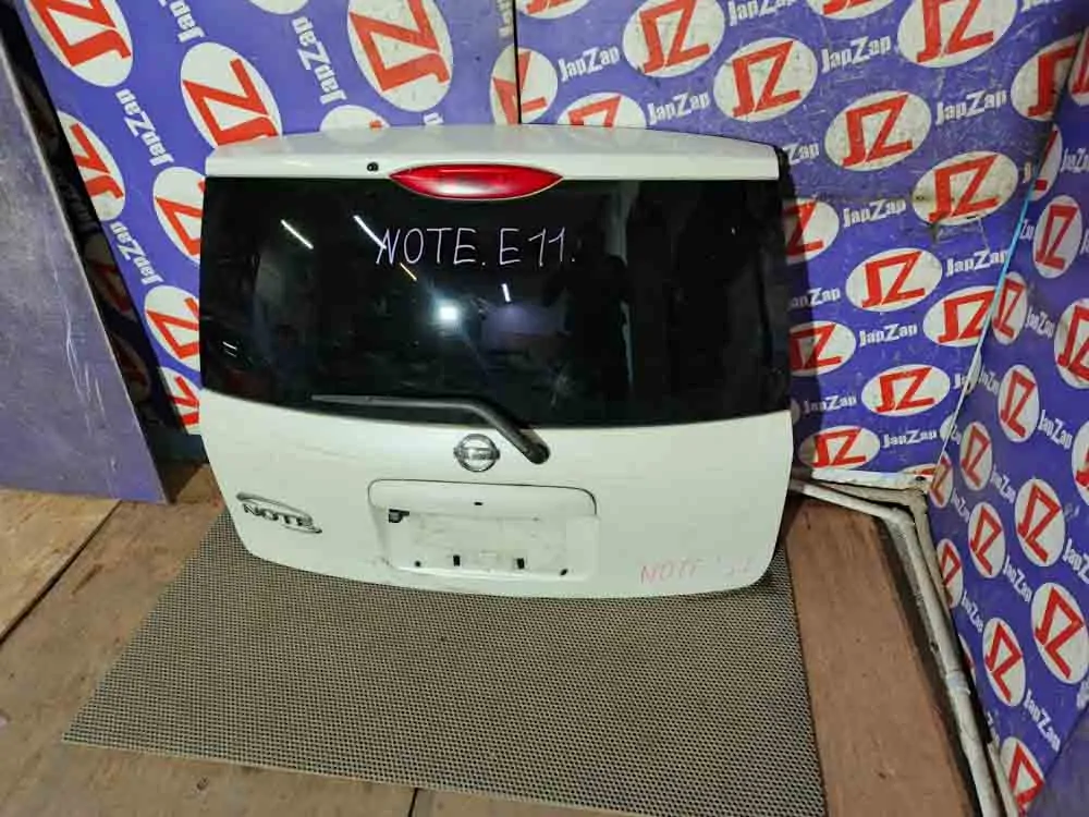 Дверь багажника Nissan Note E11