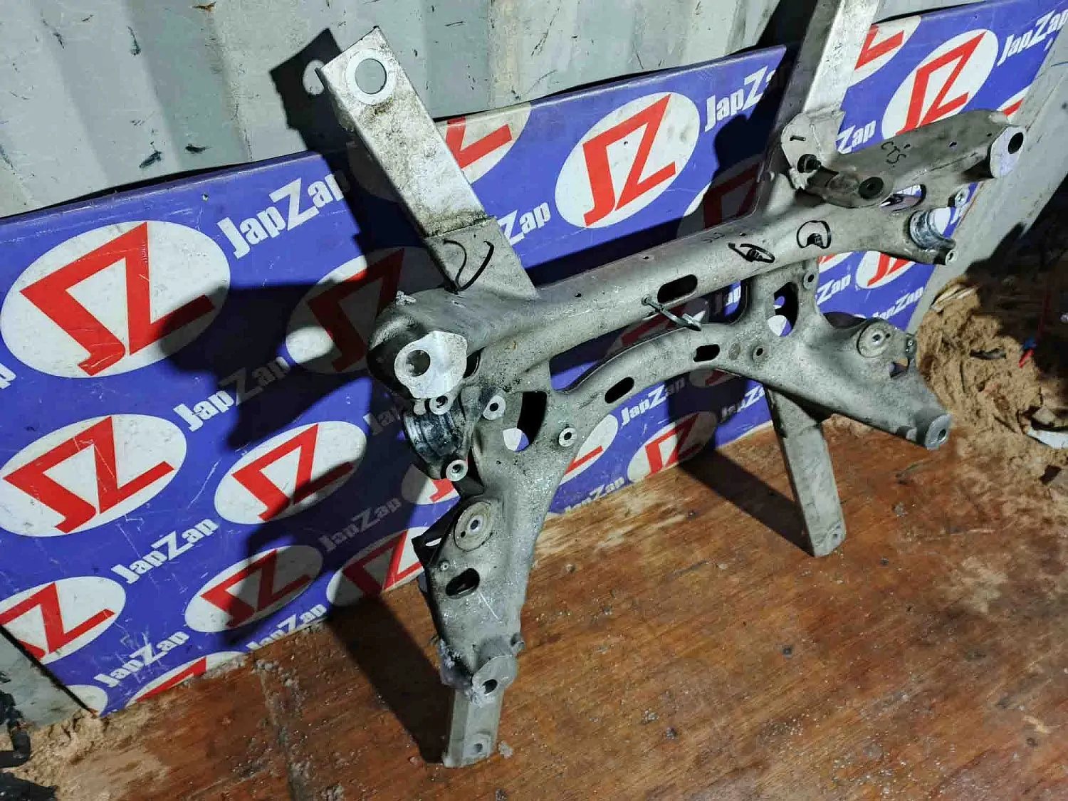 Балка поперечная Cadillac CTS