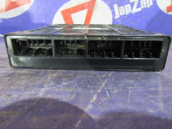 Блок управления двигателем Mitsubishi Eclipse D52A