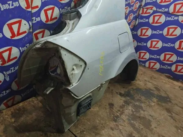 Крыло заднее Nissan Tiida C11