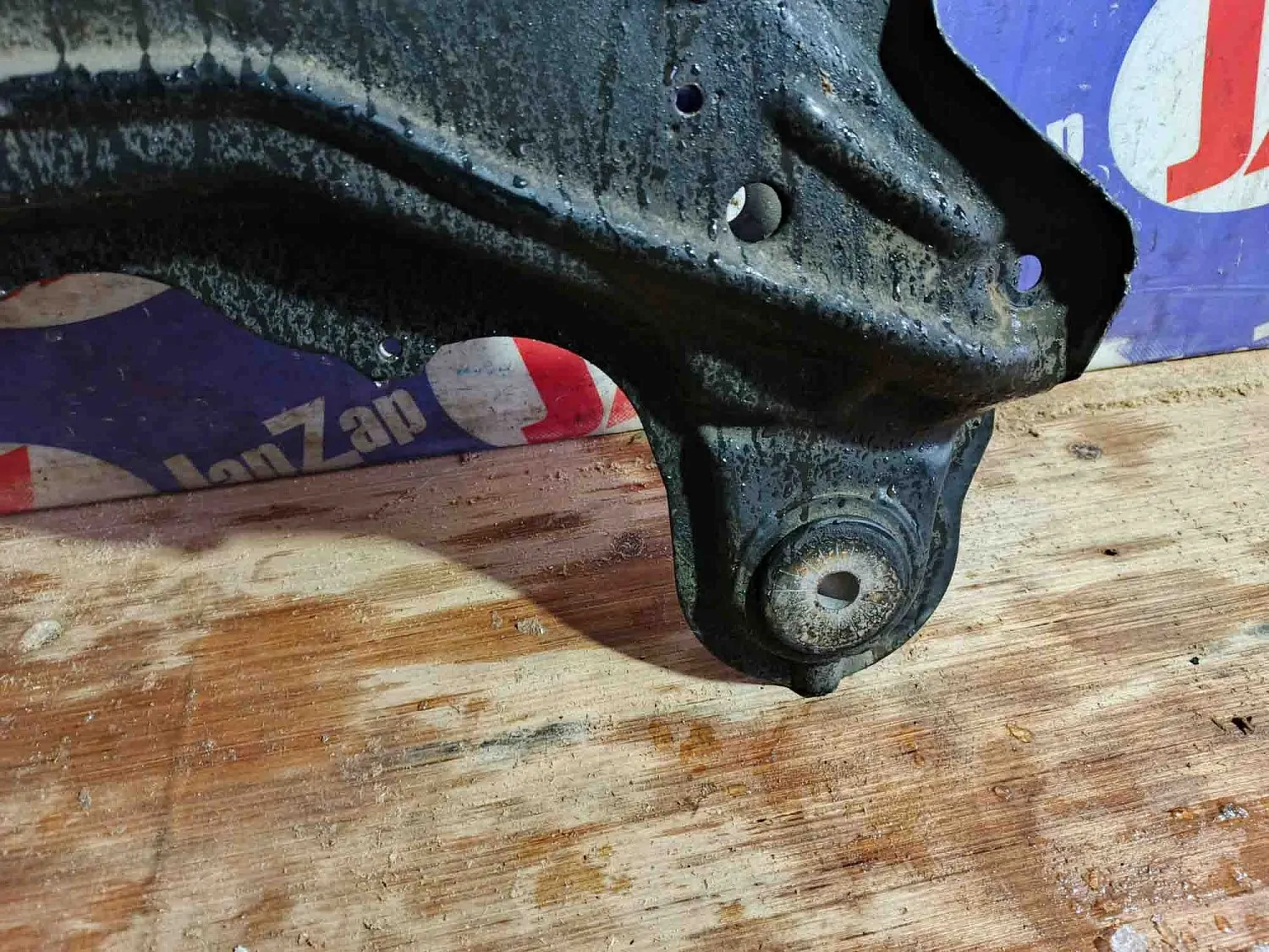 Балка поперечная Audi A3 8L