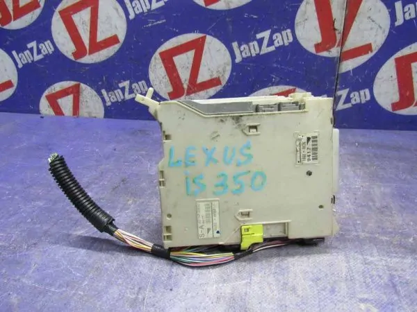 Блок предохранителей, реле Lexus IS GSE21