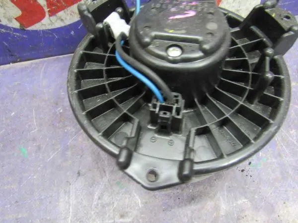 Мотор печки Toyota Vitz KSP90