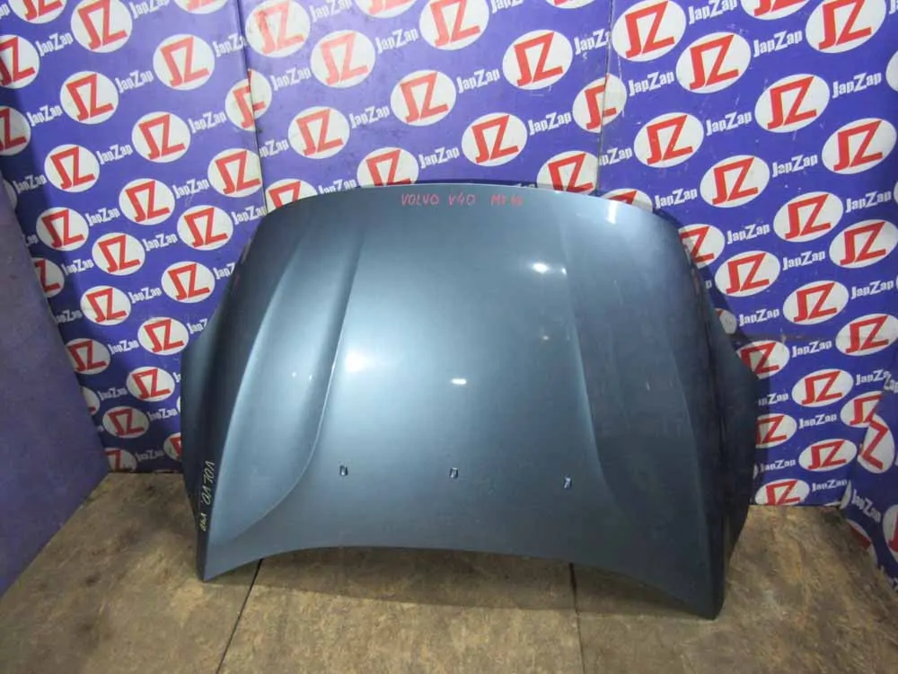 Капот Volvo V40 MW48