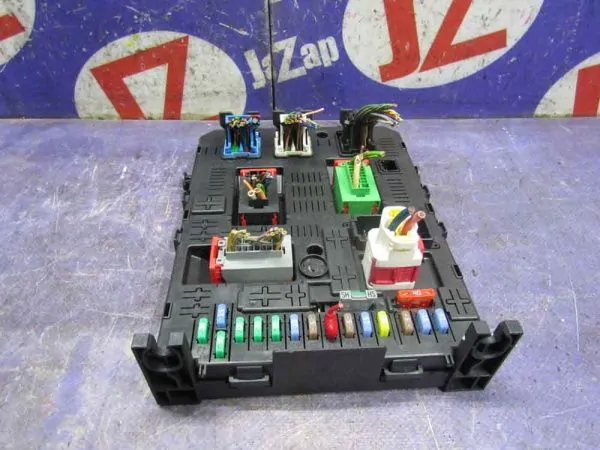 Блок предохранителей, реле Citroen Grand C4 Picasso UA