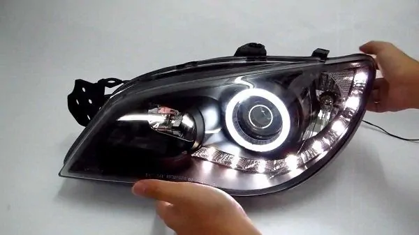Фары Subaru Impreza 2-го поколения, тюнингованные светодиодной полоской