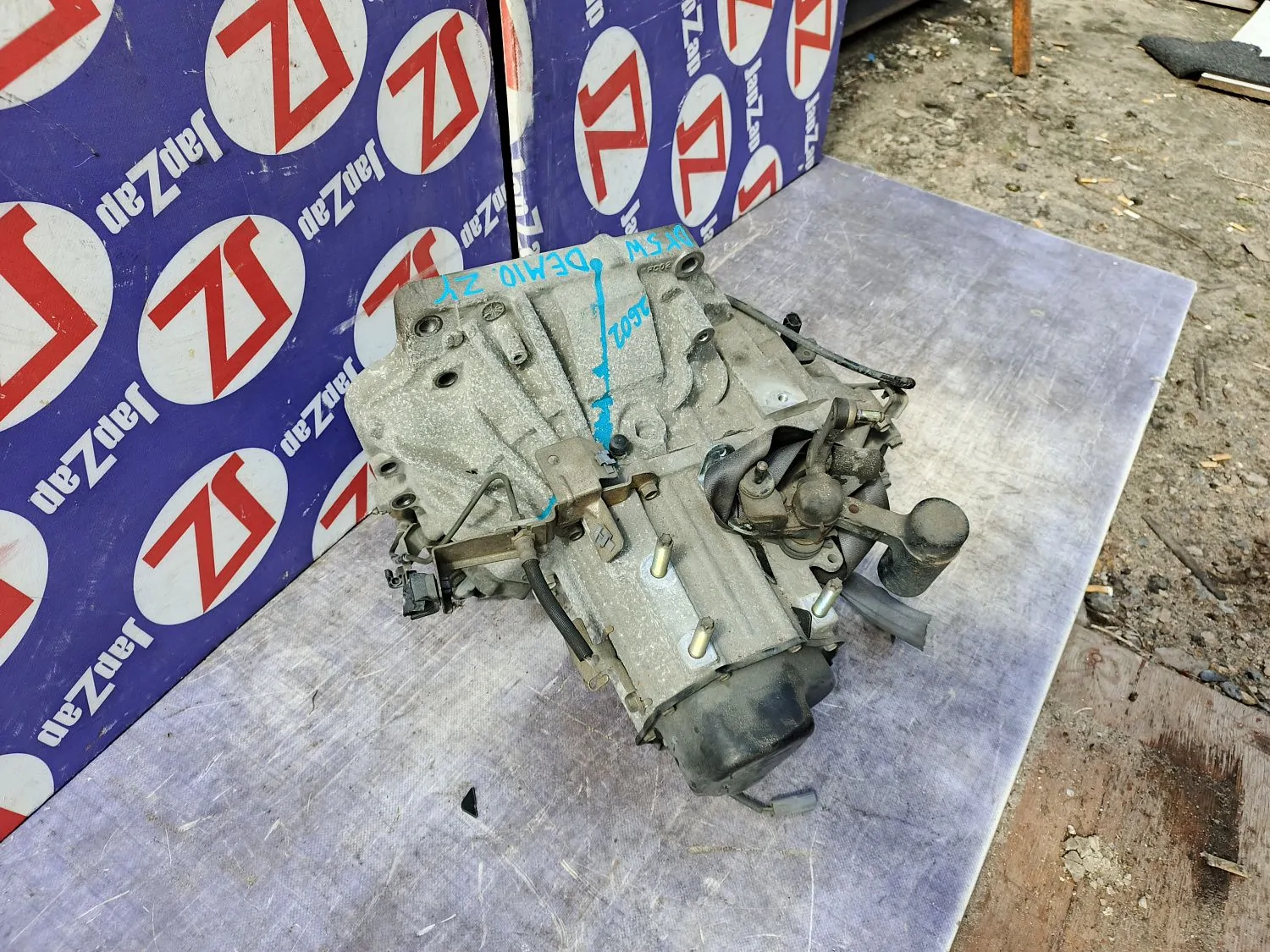 МКПП - механическая коробка Mazda Demio DY3W