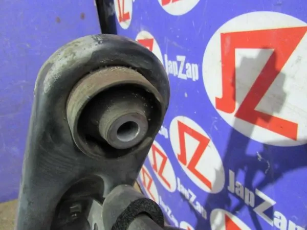 Балка поперечная Mitsubishi Delica D2 MB15S