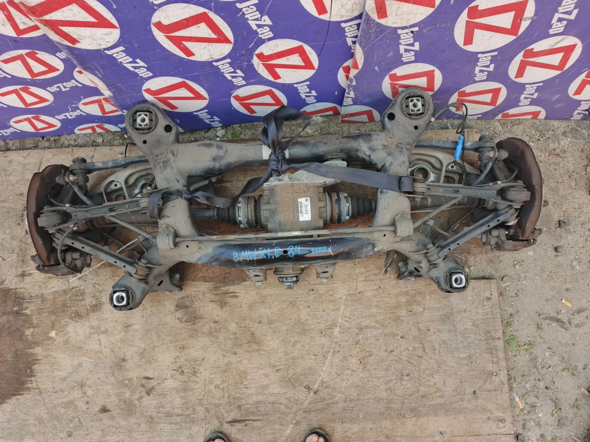 Балка поперечная для Bmw X1 E84  N52B30  зад    