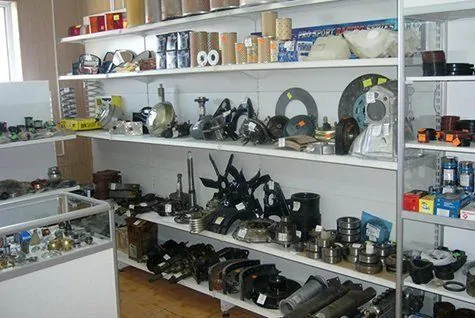 Розничный покупатель всегда должен найти в магазине необходимую для его авто запчасть