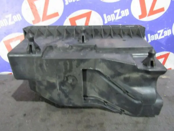 Корпус воздушного фильтра Dodge Caliber PM