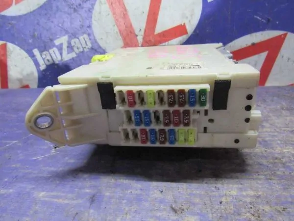 Блок предохранителей, реле Lexus IS GSE21