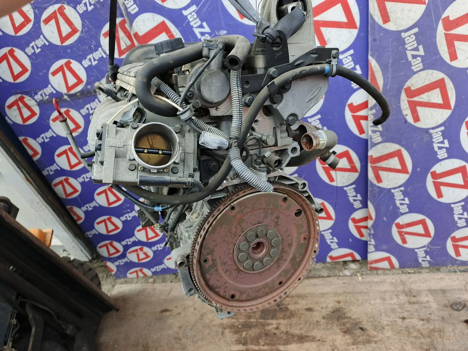 Двигатель Volvo V70 LW61