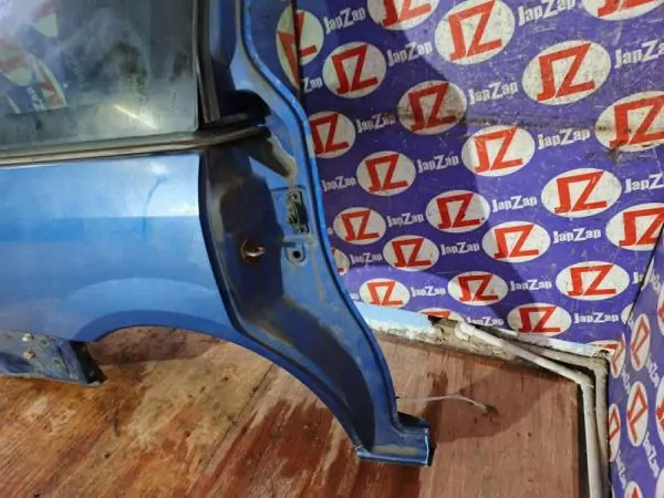 Крыло заднее Mazda MPV LW5W