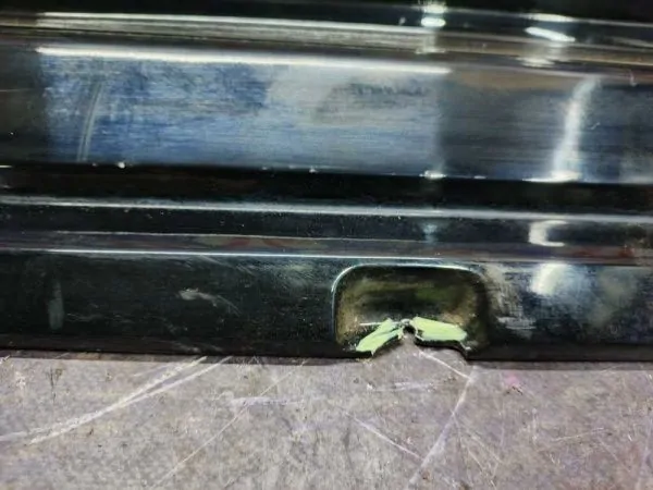 Порог пластиковый Nissan Fuga Y51