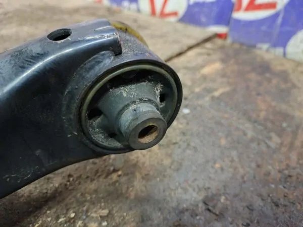 Балка поперечная Nissan Note E12