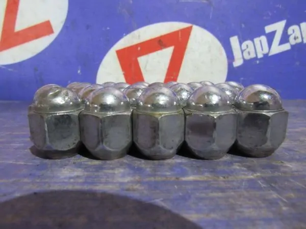 Гайка на колесо для автомобиля Toyota Celica