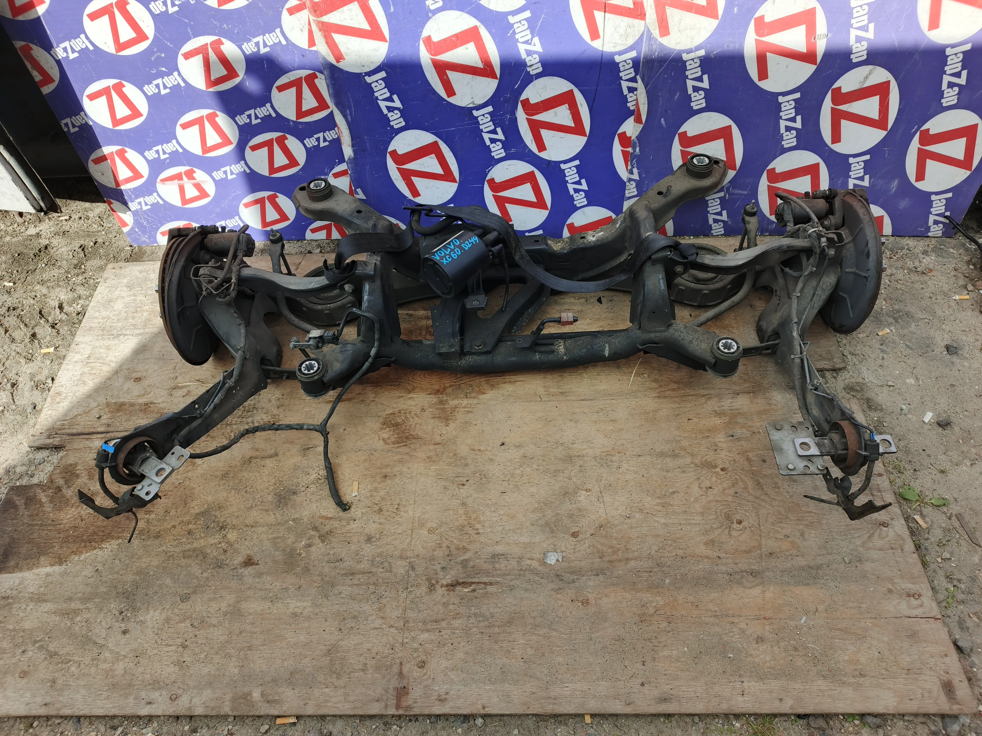 Балка поперечная Volvo XC60 DZ44