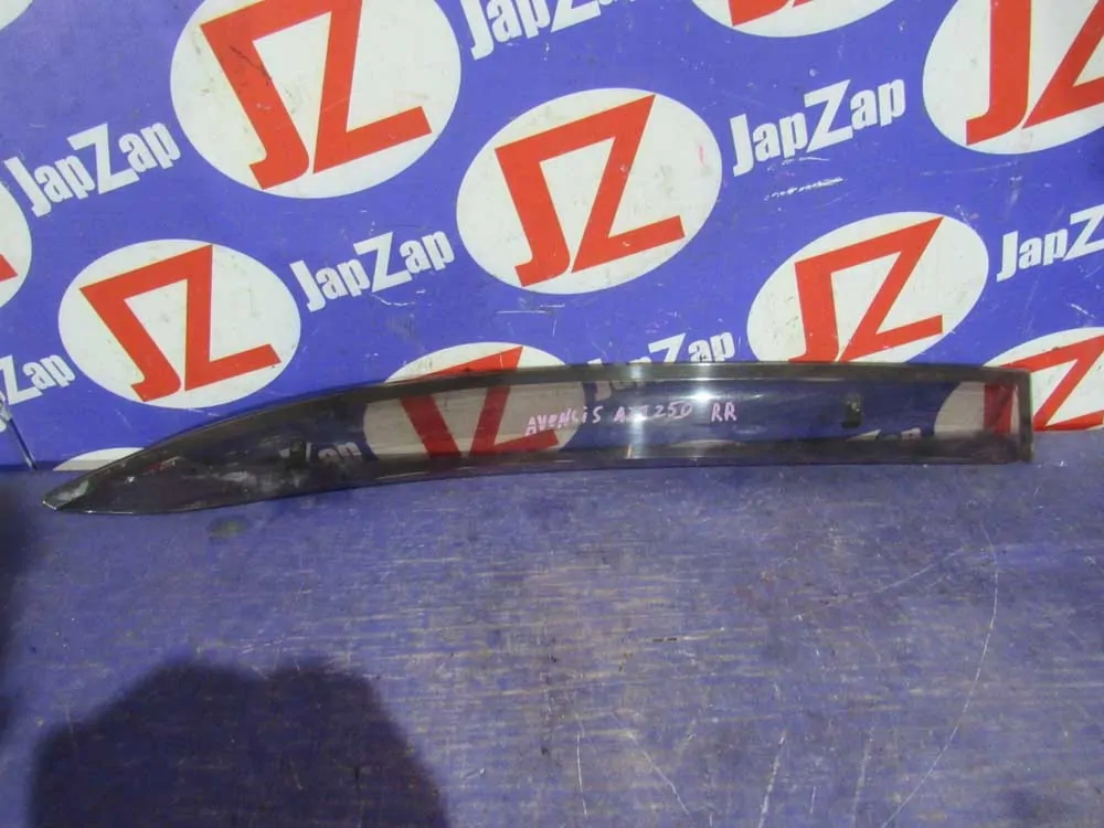 Ветровик для автомобиля Toyota Avensis