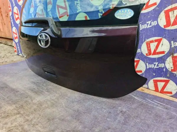 Дверь багажника Toyota Passo KGC30