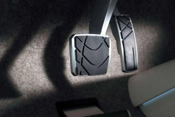 «Работает более-менее нормально»… Если это о тормозной системе вашего авто, самое время менять диски