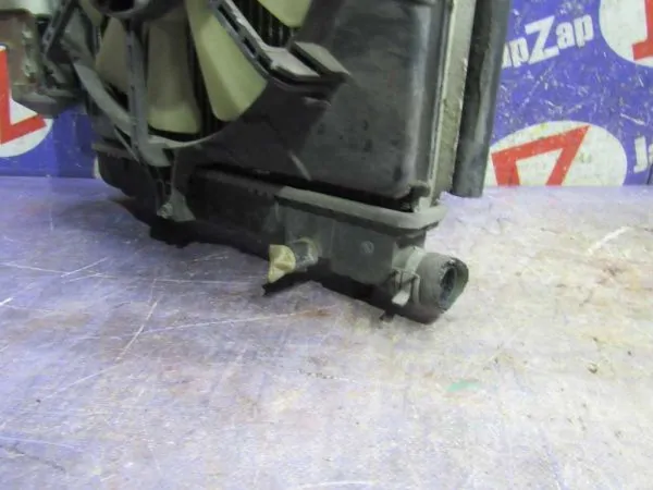 Радиатор охлаждения двигателя Suzuki Wagon R MH21S