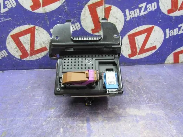 Блок предохранителей, реле Volvo S60 RS