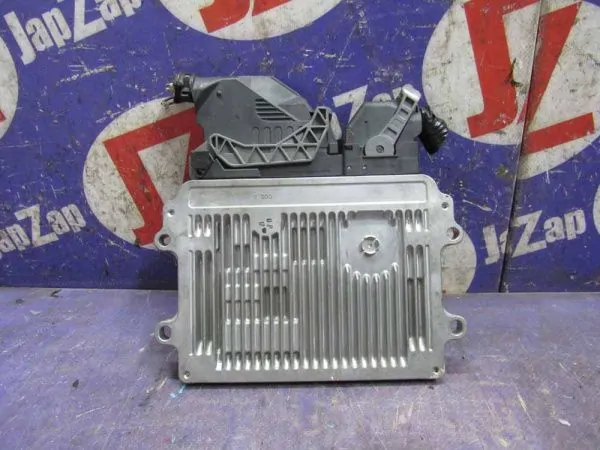 Блок управления двигателем Mazda CX-5 KE2FW