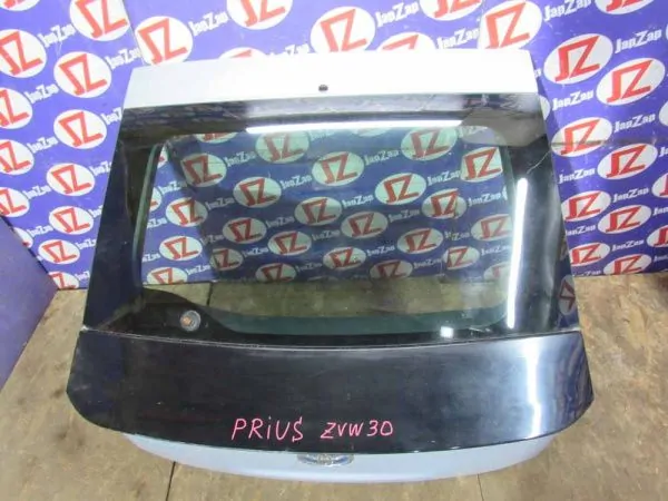 Дверь багажника Toyota Prius ZVW30