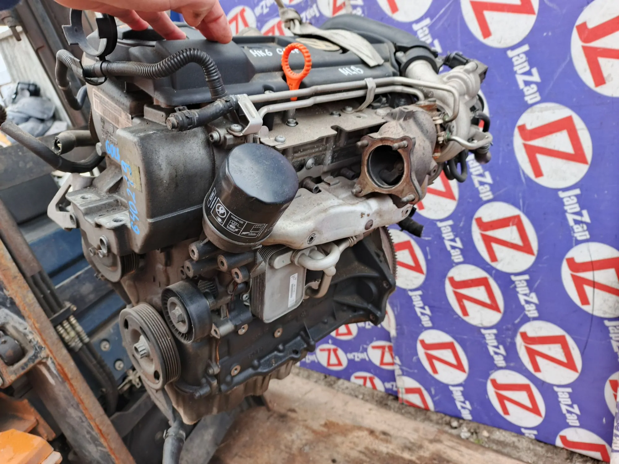 Двигатель для Volkswagen Golf 5K1  CAXA      