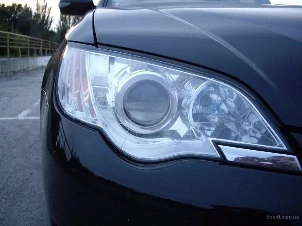 Выразительные фары Subaru Legacy 2007