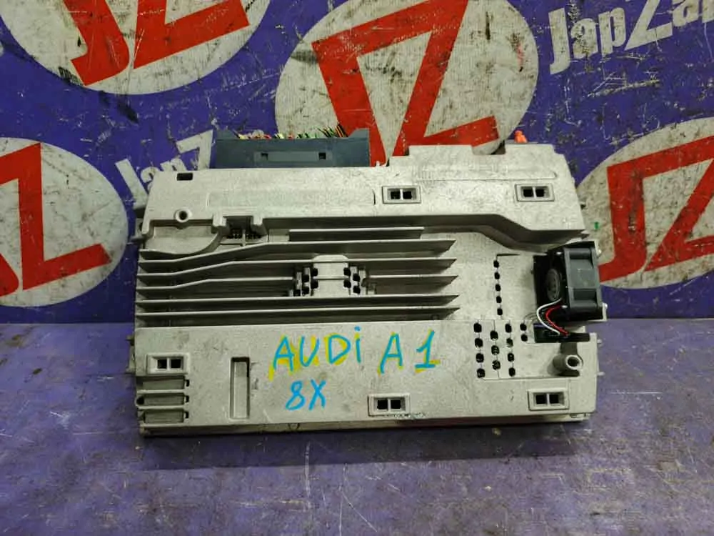 Электроблок Audi A1 8X1