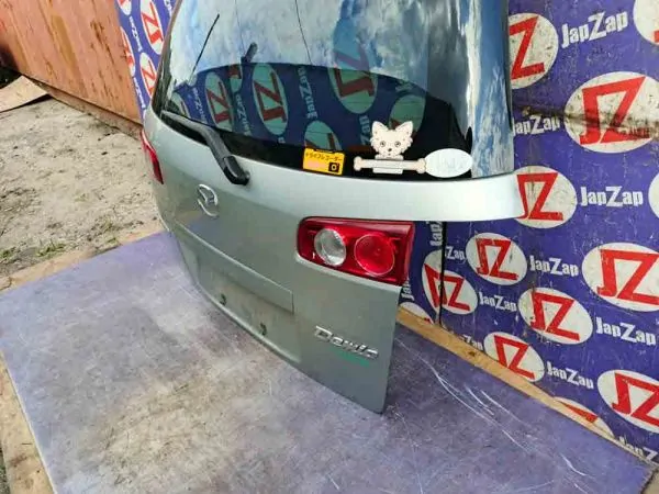 Дверь багажника Mazda Demio DY3W