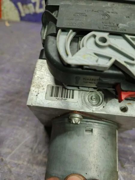 Блок ABS Volkswagen Passat B7