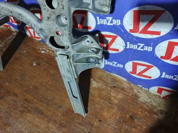 Балка поперечная Cadillac CTS 