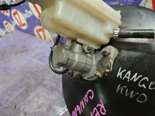 Вакуумный усилитель тормозов Renault Kangoo KWO