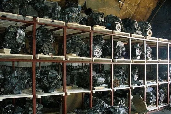 После разборки детали фотографируются и вносятся в каталог