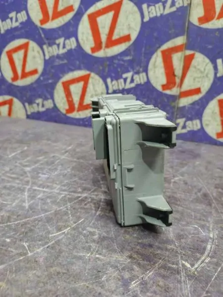 Блок предохранителей, реле Lancia Ypsilon 84609