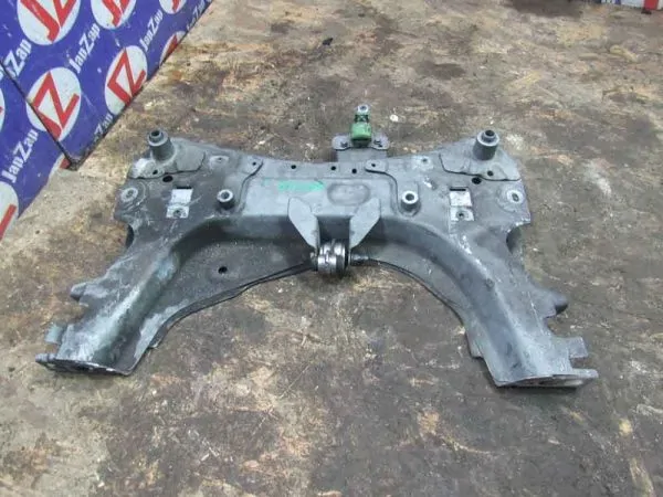 Балка поперечная Renault Captur 