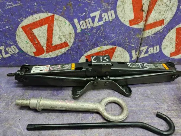 Домкрат для легкового автомобиля