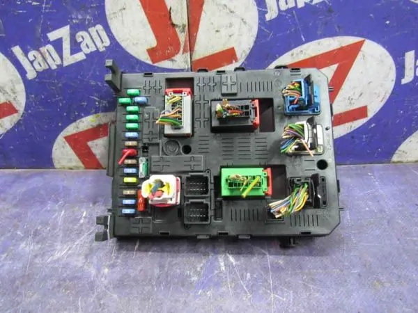 Блок предохранителей, реле Citroen Grand C4 Picasso UA